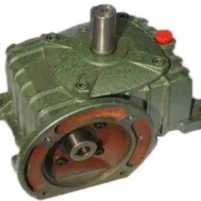 What impact does the state of the worm shaft assembly have on the performance of the WPDO135-30-4KW-B reducer?