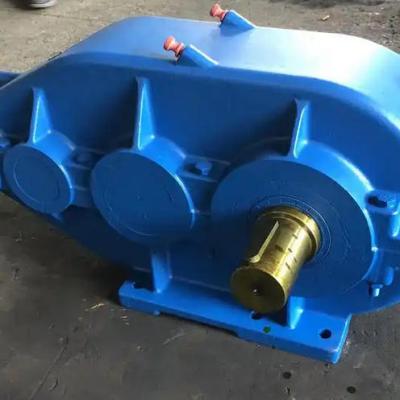 What is the optimal range of inclination angle for the oil tank of ZSC400-22.4-2 gear reducer